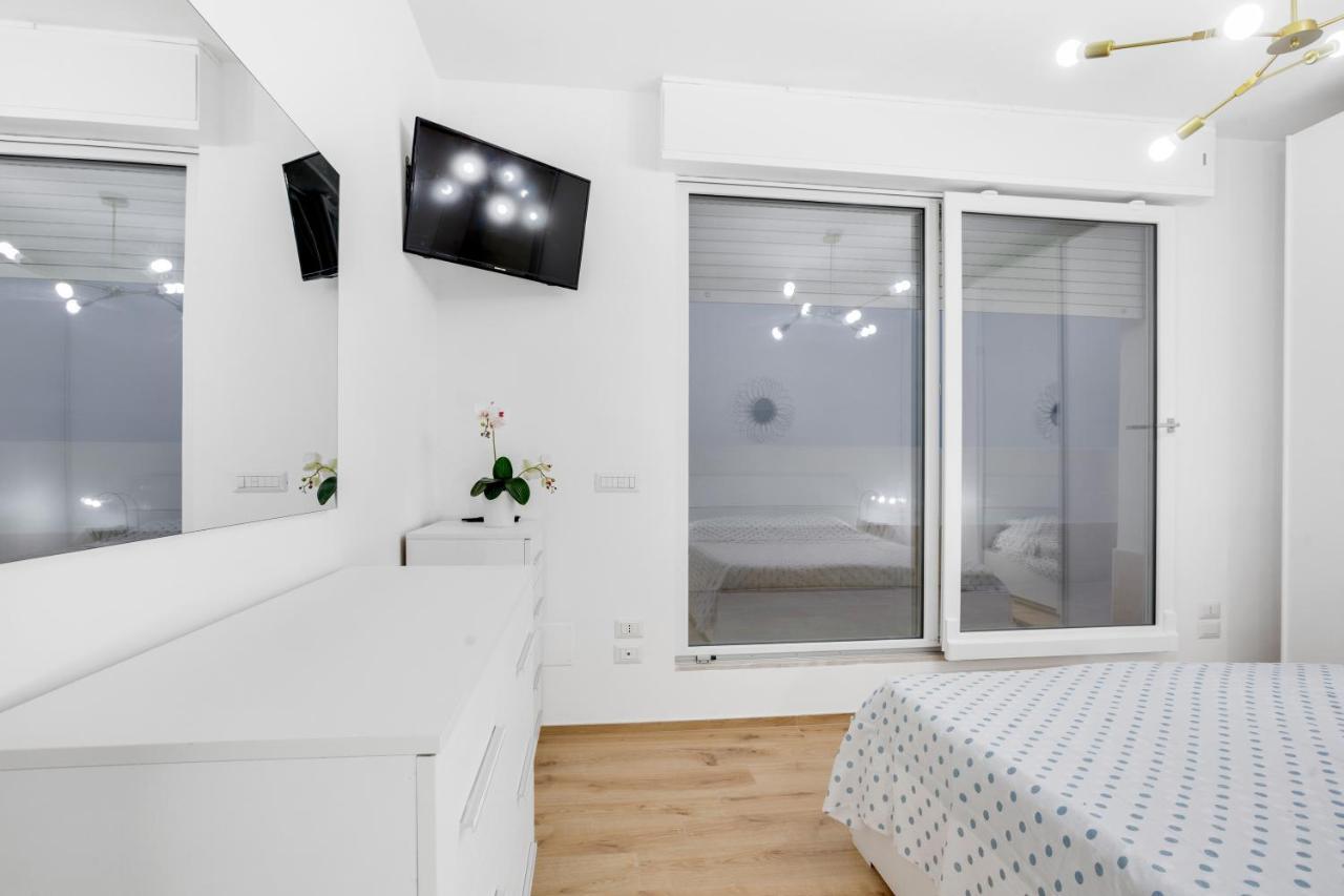 Tramonto Sul Mare Bari Apartment Near The Airport Exterior photo
